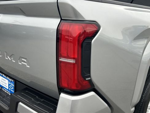 Used 2025 Toyota Tacoma SR5 image 22