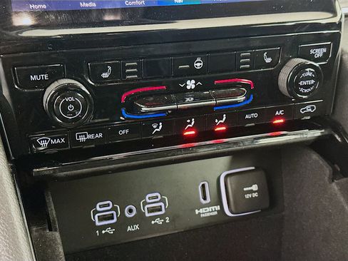 Used 2022 Jeep Grand Cherokee Limited 4xe image 24