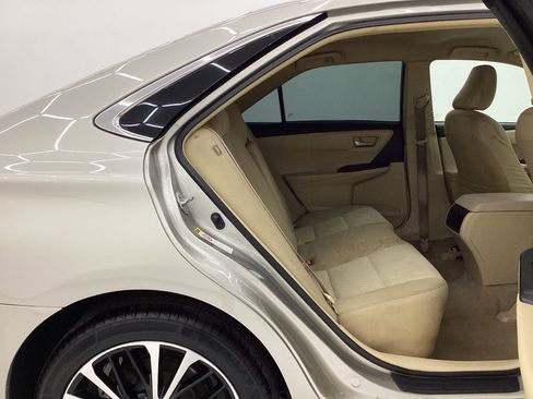 Used 2015 Toyota Camry LE image 21