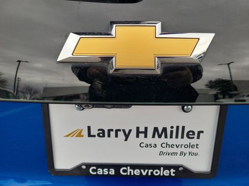 Used 2020 Chevrolet Bolt Premier w/ Infotainment Package image 26