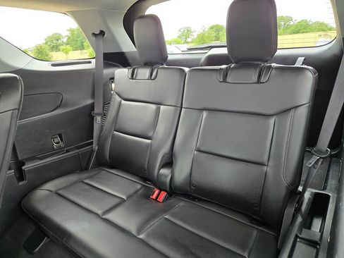 Used 2022 Ford Explorer XLT w/ Equipment Group 202A AWD/4WD image 15