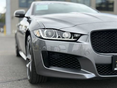 Used 2018 Jaguar XE S AWD/4WD image 9