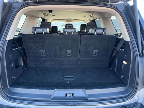 Used 2024 Ford Expedition XLT image 12