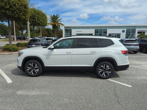 New 2026 Volkswagen Atlas SE image 9