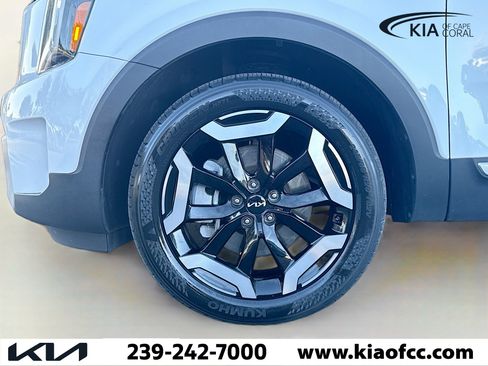 Certified 2024 Kia Telluride EX w/ EX Captain's Chair Package image 45