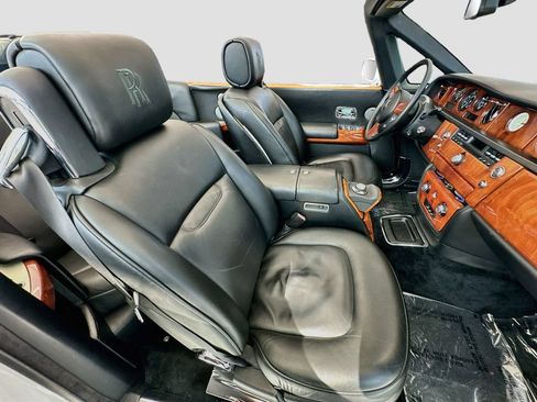 Used 2009 Rolls-Royce Phantom Drophead Coupe RWD image 25
