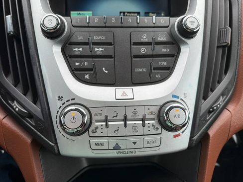 Used 2017 Chevrolet Equinox Premier w/ Enhanced Convenience Package FWD image 16