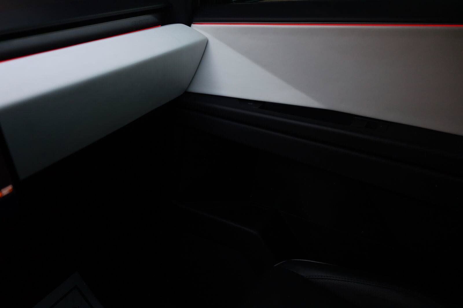 Used 2024 Tesla Cybertruck AWD Crew Cab image 39
