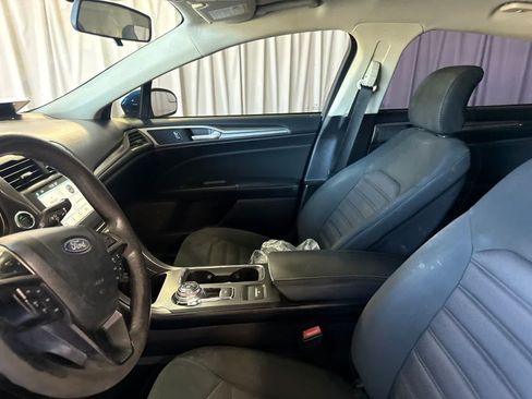 Used 2018 Ford Fusion SE w/ Fusion SE Technology Package FWD image 21