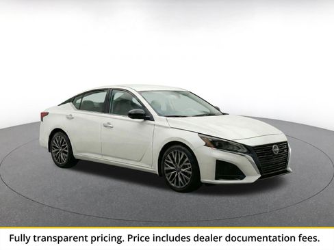 Used 2025 Nissan Altima 2.5 SV FWD image 1