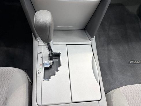 Used 2011 Toyota Camry LE image 15