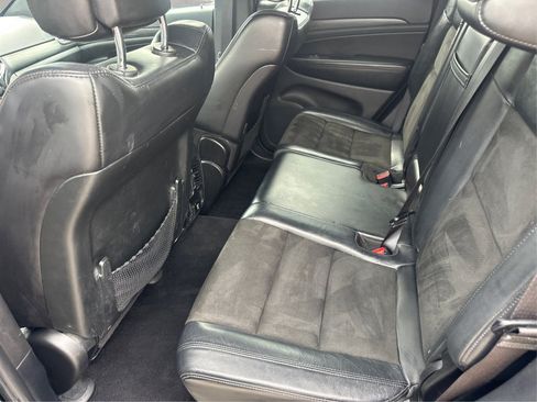 Used 2019 Jeep Grand Cherokee Altitude AWD/4WD image 12