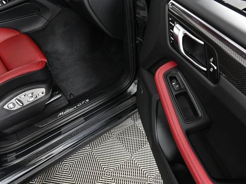 New 2026 Porsche Macan GTS image 29