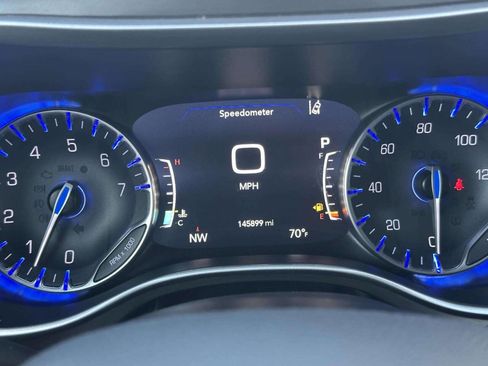 Used 2020 Chrysler Pacifica Touring-L Plus w/ Tire & Wheel Group FWD image 28