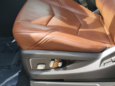 Used 2015 Cadillac Escalade Premium image 10