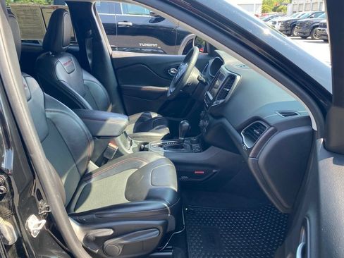Used 2022 Jeep Cherokee Trailhawk w/ Sun, Sound & Nav Group AWD/4WD image 18