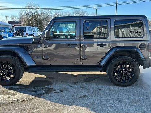 Used 2025 Jeep Wrangler Unlimited Sahara image 4