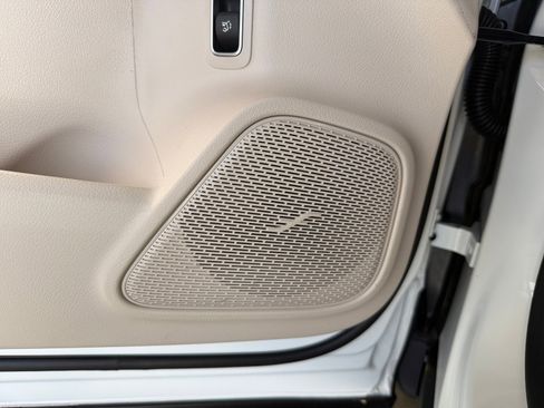 New 2026 Mercedes-Benz GLB 250 4MATIC image 27