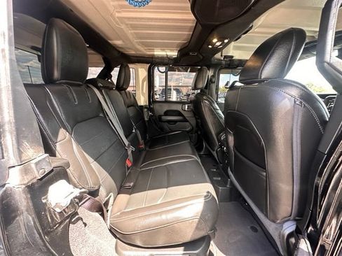 Used 2023 Jeep Wrangler Unlimited Sahara w/ Cold Weather Group AWD/4WD image 30