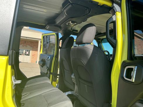 Used 2023 Jeep Gladiator Sport image 22