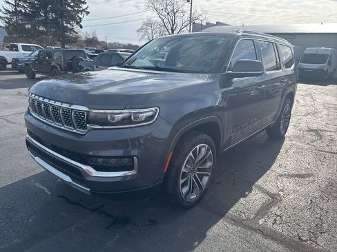 Used 2022 Jeep Grand Wagoneer Series III w/ Rear Seat Video Group 1 image 7