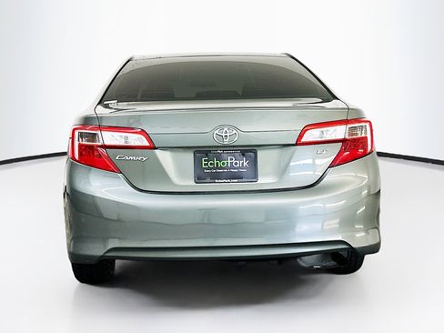 Used 2014 Toyota Camry LE image 7