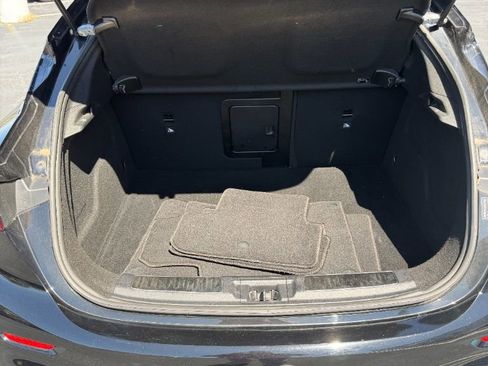 Used 2018 INFINITI QX30 FWD image 17