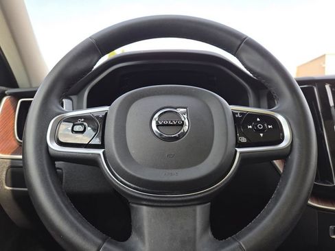 Used 2023 Volvo XC60 B5 Plus AWD/4WD image 26