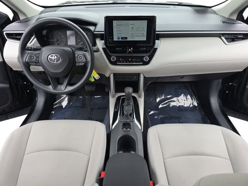 Used 2023 Toyota Corolla Cross L image 9
