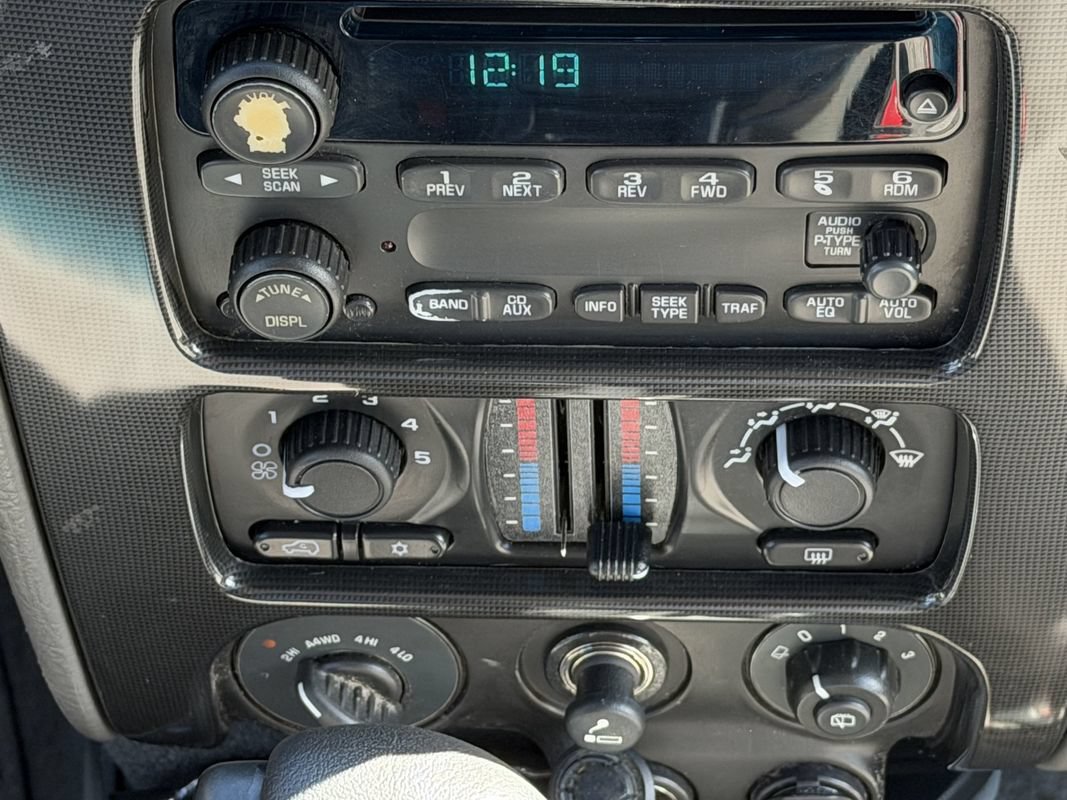 Used 2004 GMC Envoy SLE w/ Preferred Equipment Group AWD/4WD image 16