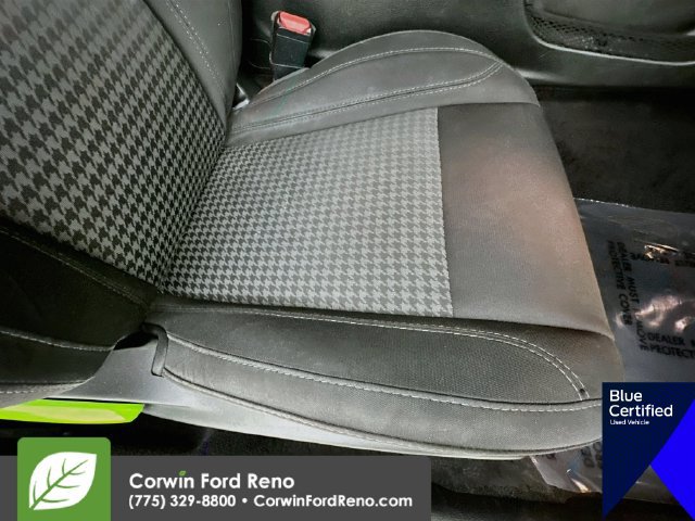 Used 2018 Dodge Challenger SXT RWD image 30