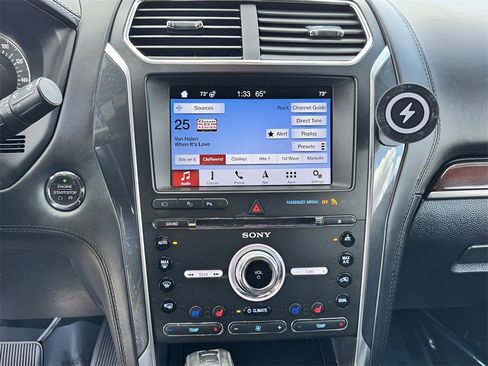 Used 2018 Ford Explorer Platinum image 7