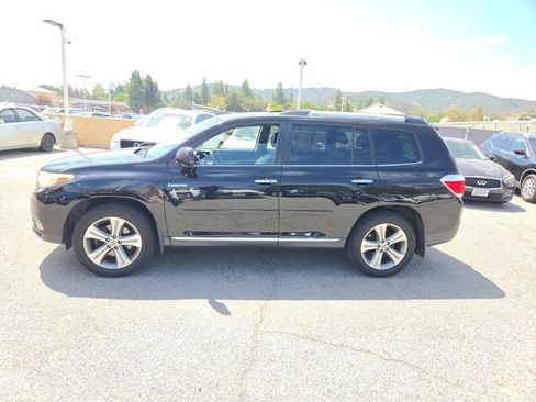 Used 2011 Toyota Highlander Limited w/ Tow Pkg AWD/4WD image 2
