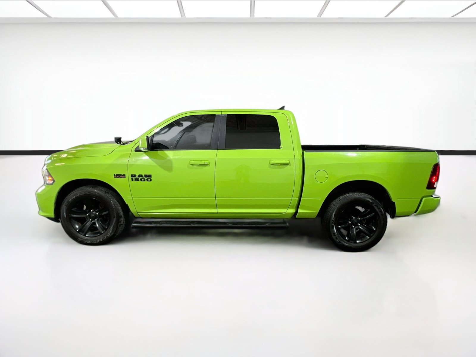 Used 2017 RAM 1500 Sport w/ Sublime Green Sport Package AWD/4WD image 24