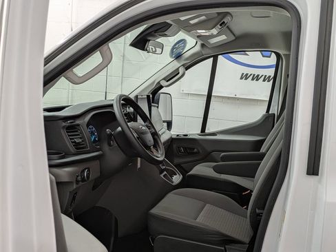 Used 2024 Ford Transit 350 XLT RWD image 3