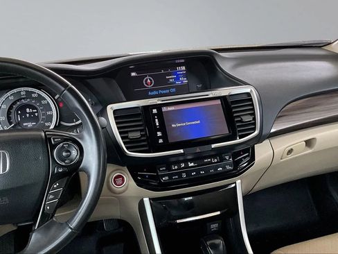 Used 2016 Honda Accord Touring image 9
