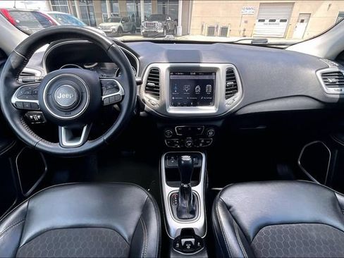 Used 2018 Jeep Compass Latitude w/ Popular Equipment Group FWD image 7