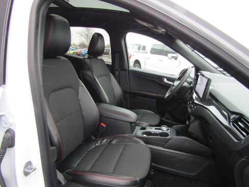 Used 2023 Ford Escape ST-Line Select w/ Tech Pack #2 AWD/4WD image 16
