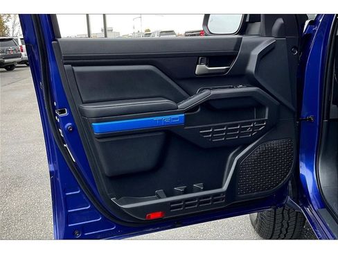 Used 2024 Toyota Tacoma TRD Sport image 25