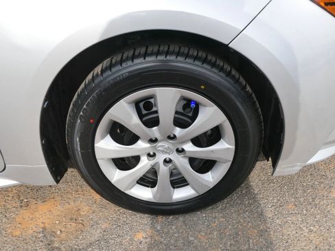 Used 2021 Toyota Corolla LE image 28