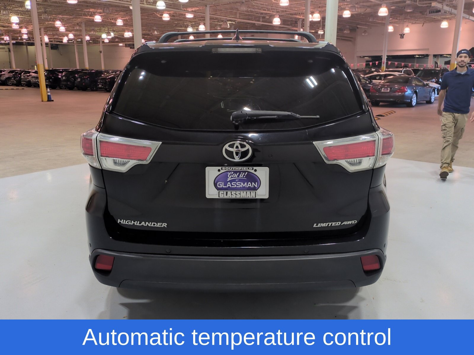 Used 2016 Toyota Highlander Limited AWD/4WD image 4