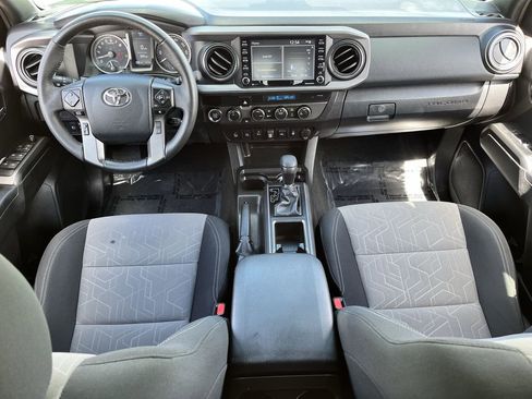 Used 2023 Toyota Tacoma TRD Sport w/ Technology Package image 9