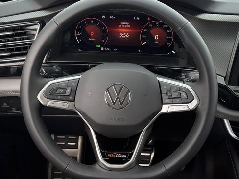 New 2026 Volkswagen Atlas Peak Edition AWD/4WD image 17