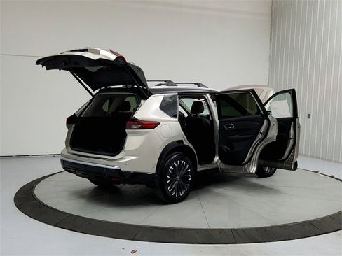New 2026 Nissan Rogue Platinum image 15