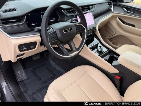 Used 2025 Jeep Grand Cherokee Limited w/ Trailer Tow Package image 11