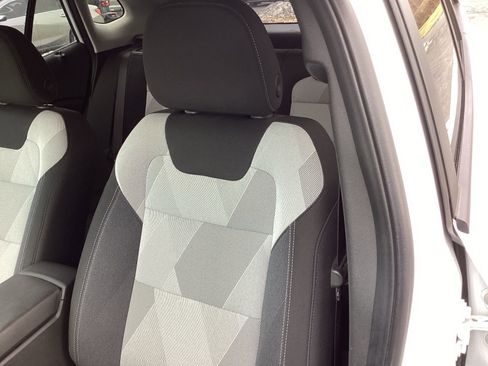 Used 2025 Chevrolet Trax LS image 11