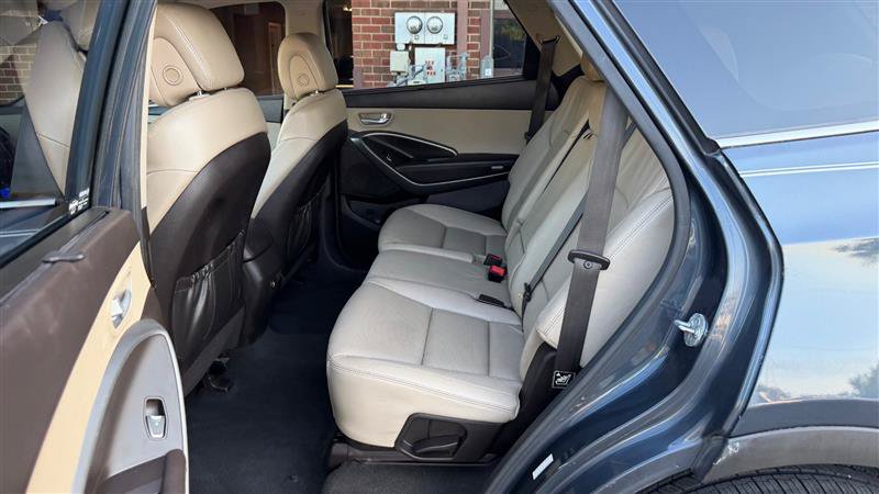Used 2016 Hyundai Santa Fe SE w/ Option Group 02 AWD/4WD image 36