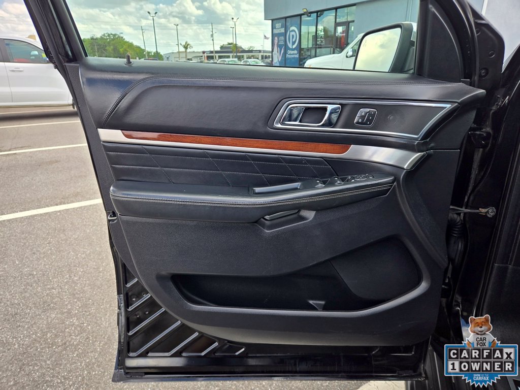 Used 2018 Ford Explorer Platinum AWD/4WD image 25