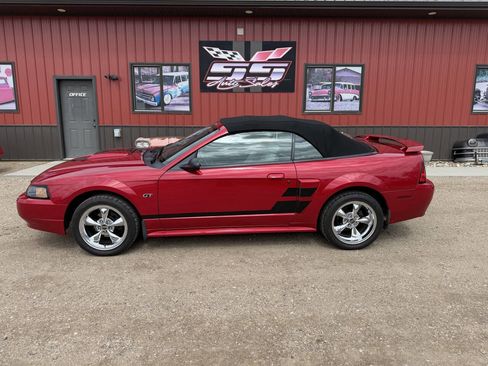 Used 2001 Ford Mustang GT image 1