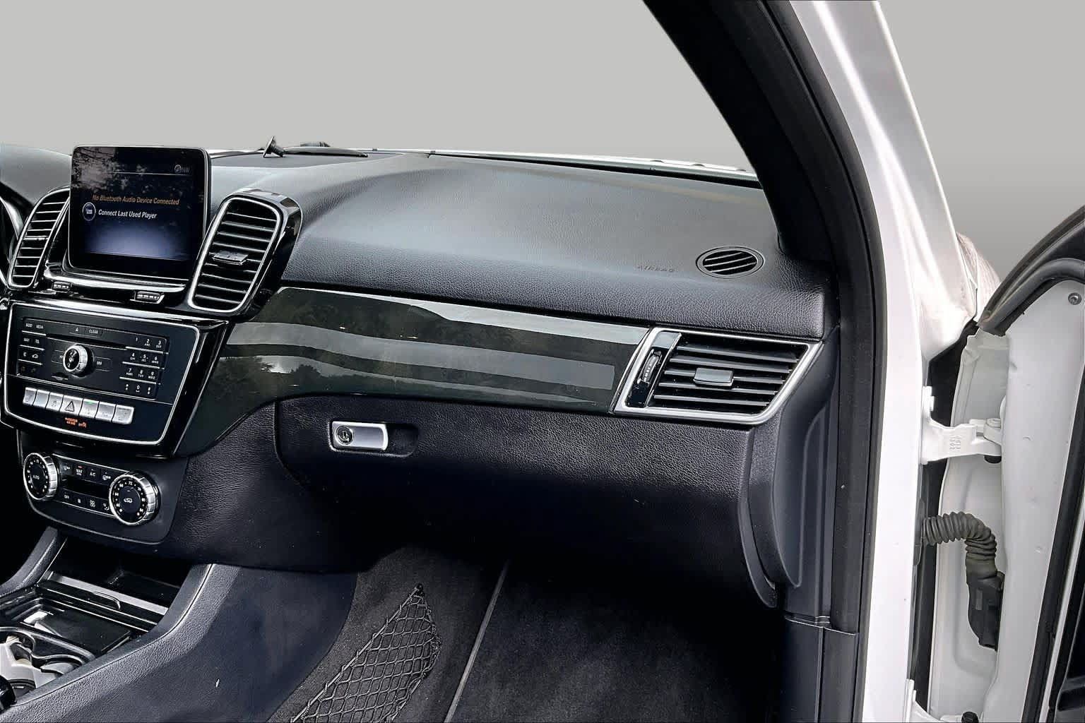 Used 2019 Mercedes-Benz GLE 400 4MATIC image 19